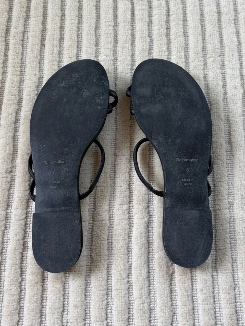 Reformation Ludo Toe Ring Strappy Flat Sandal Black - Size 6 - Picture 4 of 4